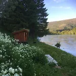 Bakarstuo, Utpa Neset Prázdninový dům *
