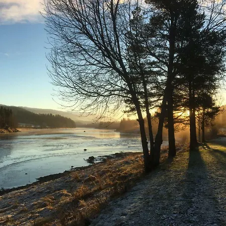 Bakarstuo, Utpa Neset Vakantiehuis Trofors