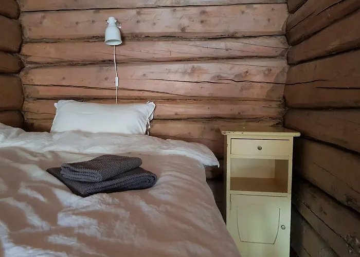 Bakarstuo, Utpa Neset Trofors