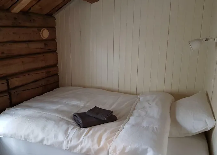 Bakarstuo, Utpa Neset Trofors
