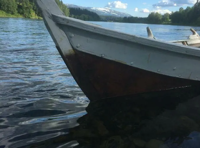 Bakarstuo, Utpå Neset Feriehus